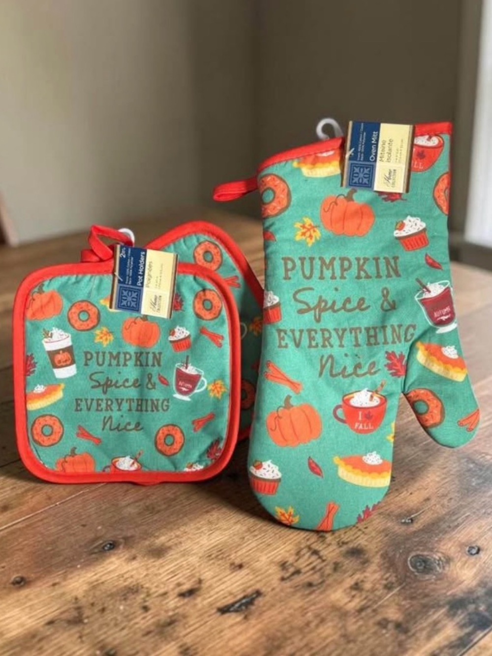 Pumpkin Spice & Everything Nice Oven Mitt and Pot Holder Set